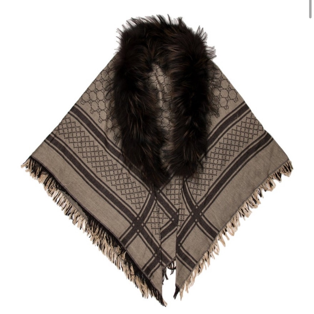 Gucci *RARE* Brown Poncho with Fur Trim. Perfect condition